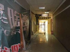 所以拆修门面是现正在的